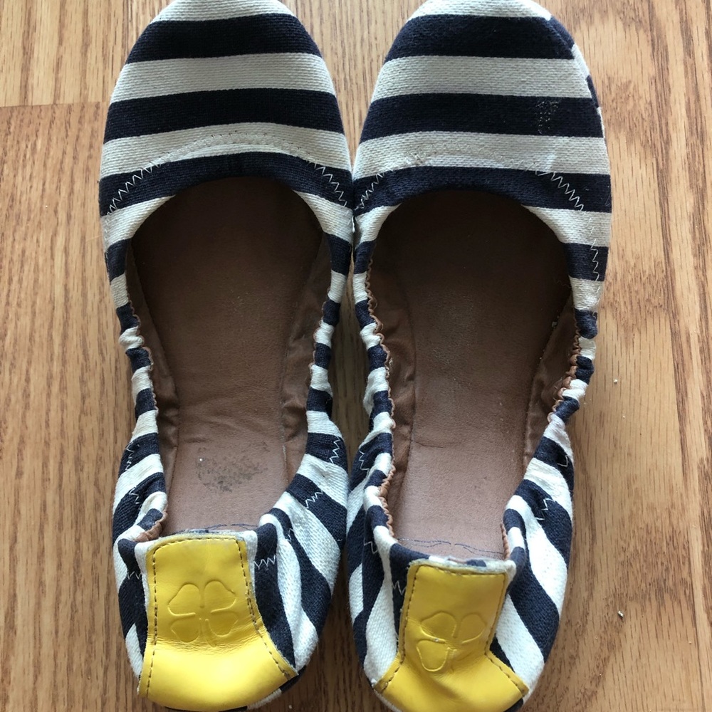 Lucky brand flats.